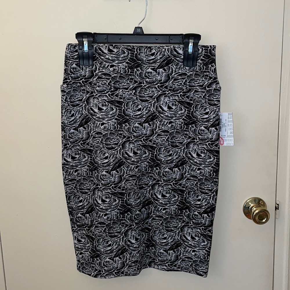 Lularoe flower Cassie